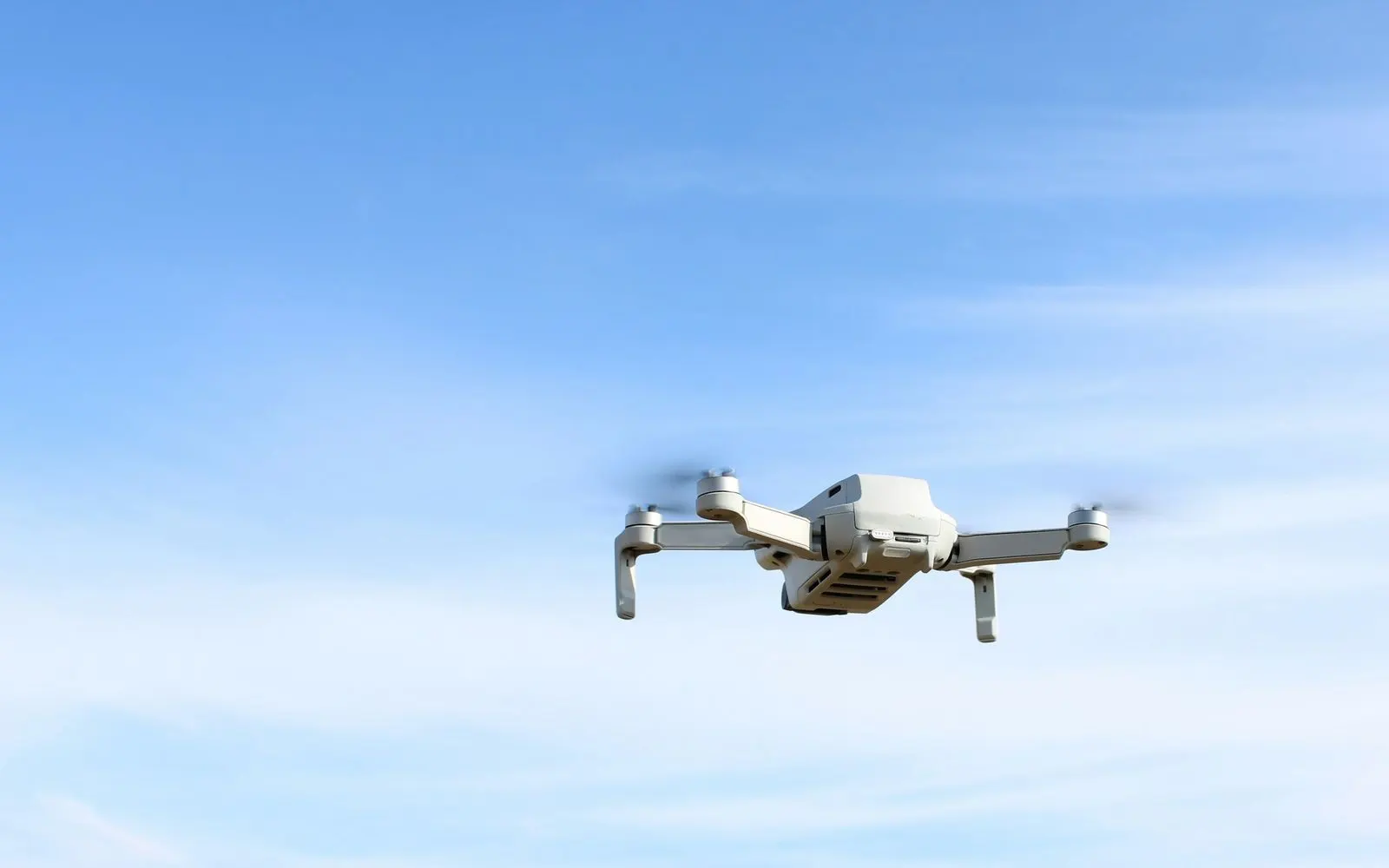 Dron sa GPS-om: šta GPS radi, a šta ne, ilustracija članka