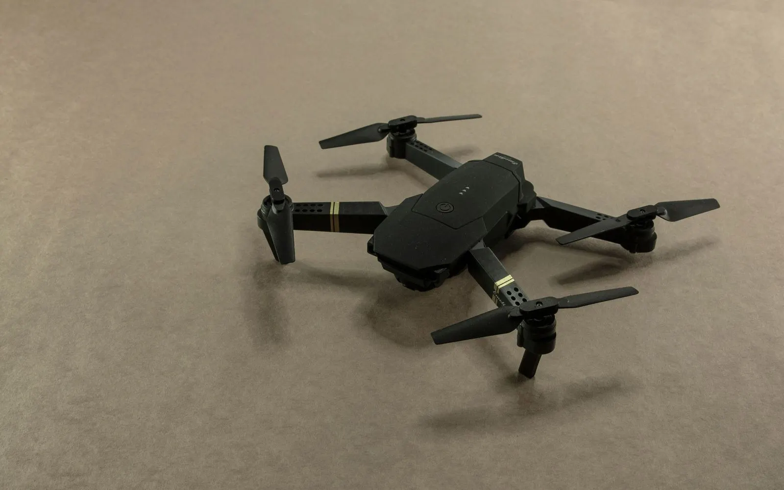 Dron za letenje u kući: koji izabrati i koliko prostora treba, ilustracija članka